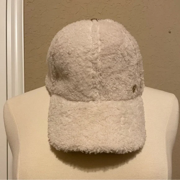 Vince Camuto Fur Hat - Picture 2 of 4